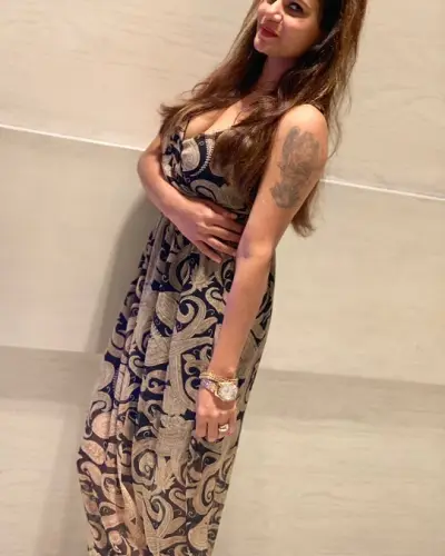 Upleta Escort